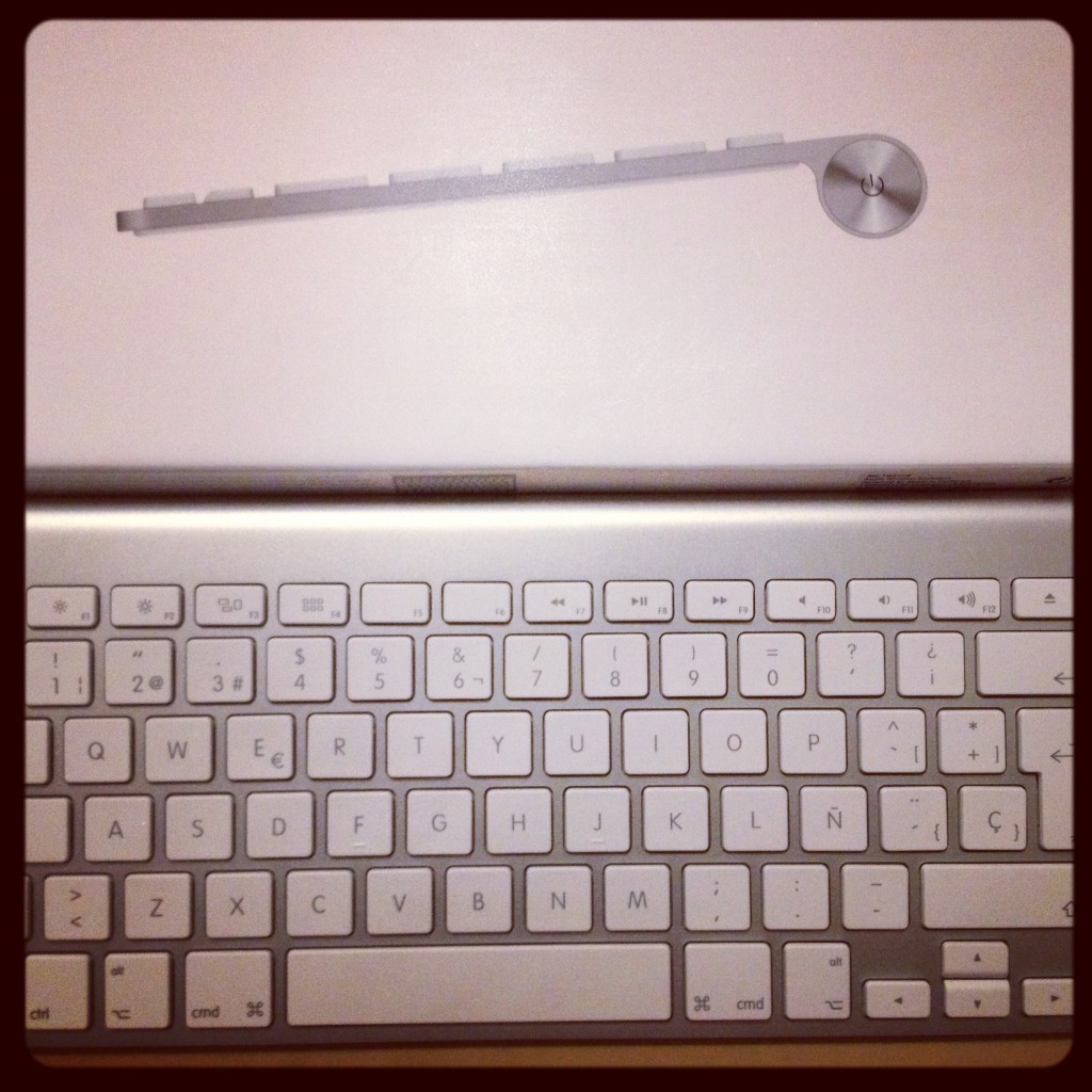 Apple Wireless Keyboard Unboxing